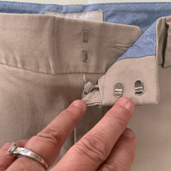 SZ 0 Tailored Banana Republic Tan and Chambray Blue Shorts (2 pairs) - Picture 4 of 8